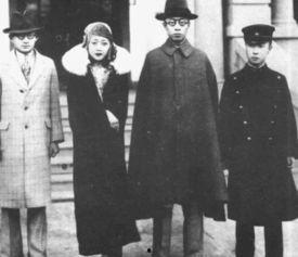 吃瓜蒙主谈溥仪,吃瓜蒙主视角下的溥仪传奇人生